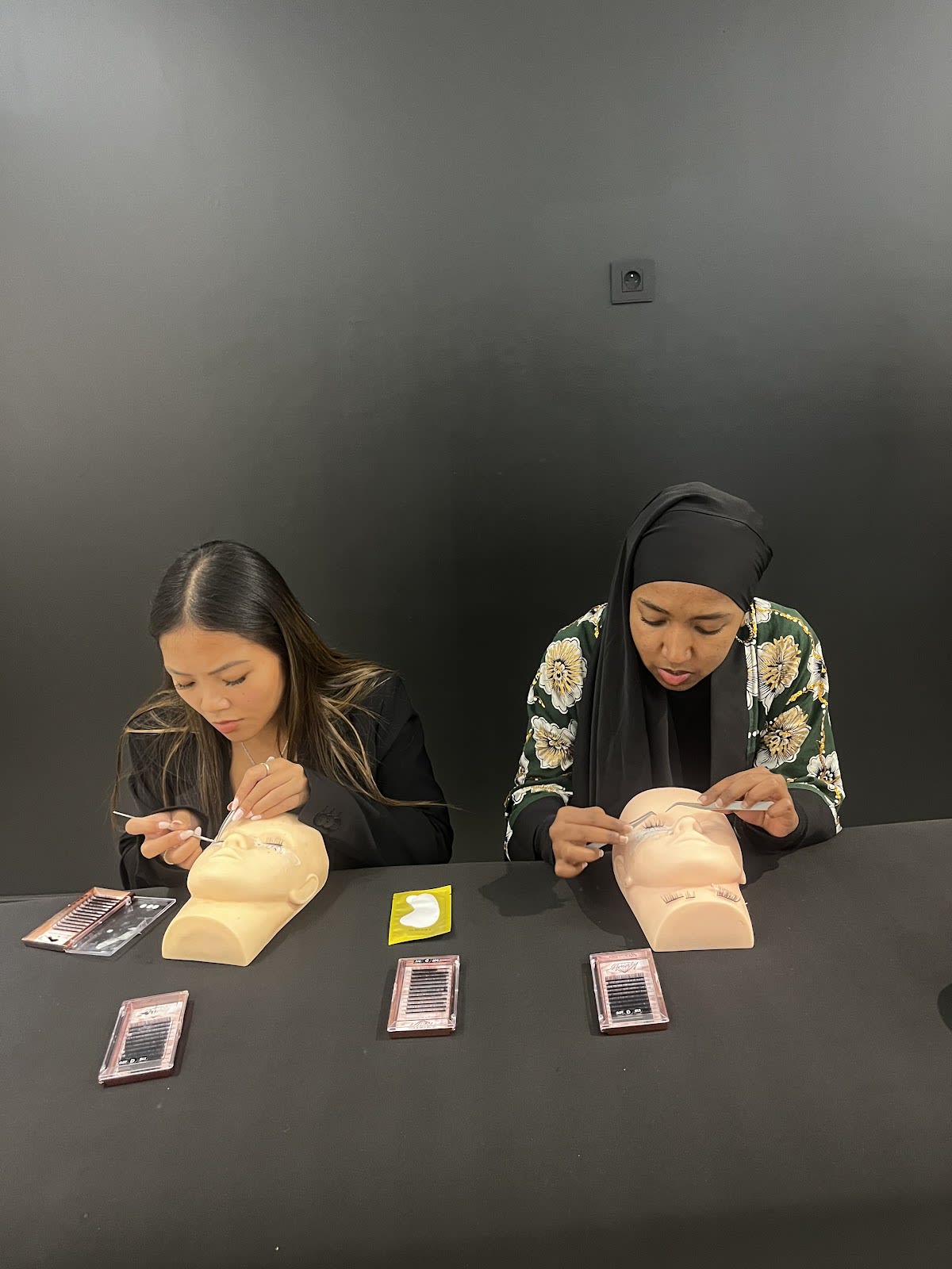 Geneva Eyes - Extensions de cils et Browlift gallery image 2