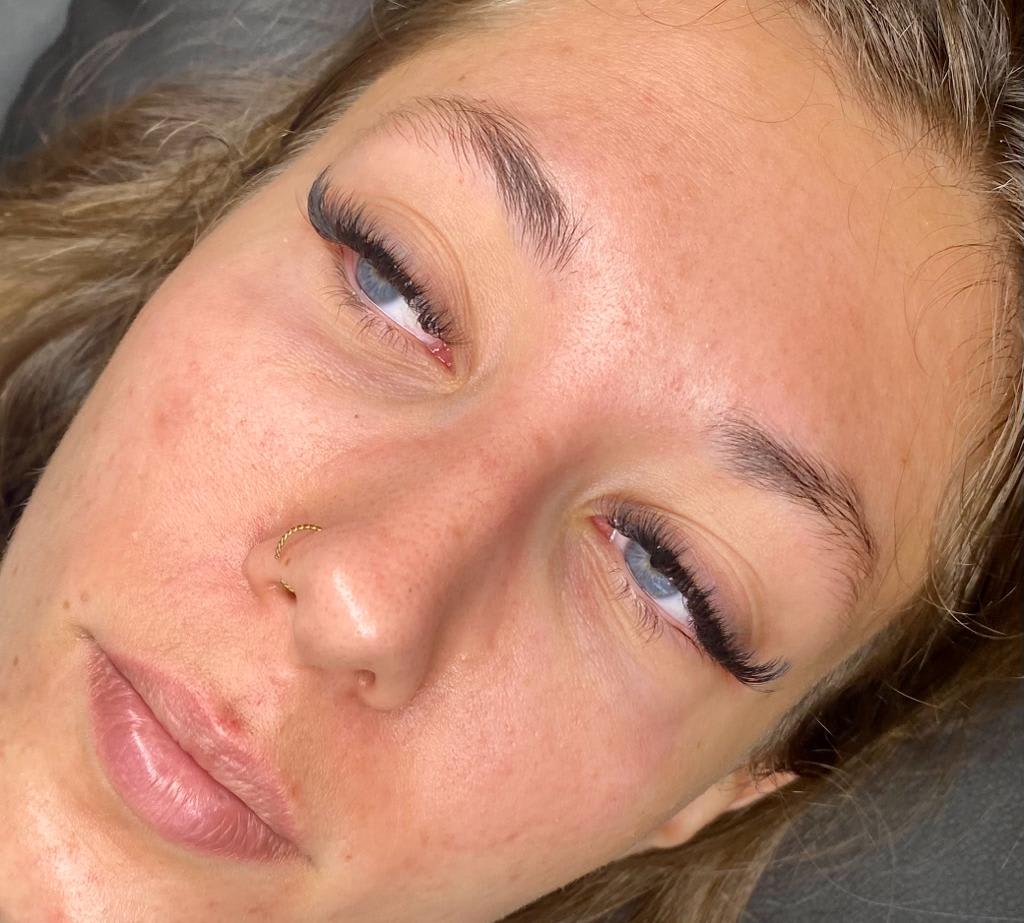 Geneva Eyes - Extensions de cils et Browlift gallery image 6