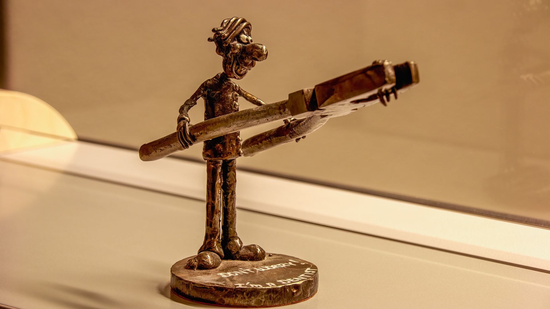 Dr. med. dent. Tomas Viktoria gallery image 1