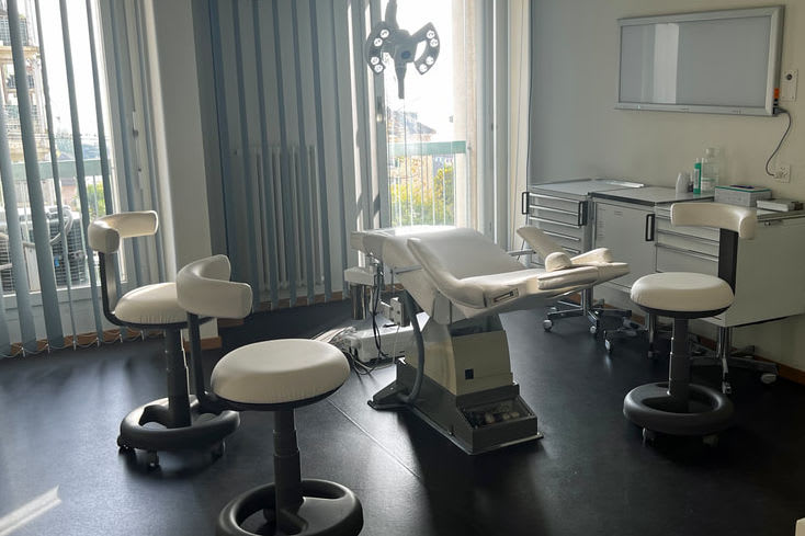 Cabinet du Dr Alejandro Arza gallery image 7