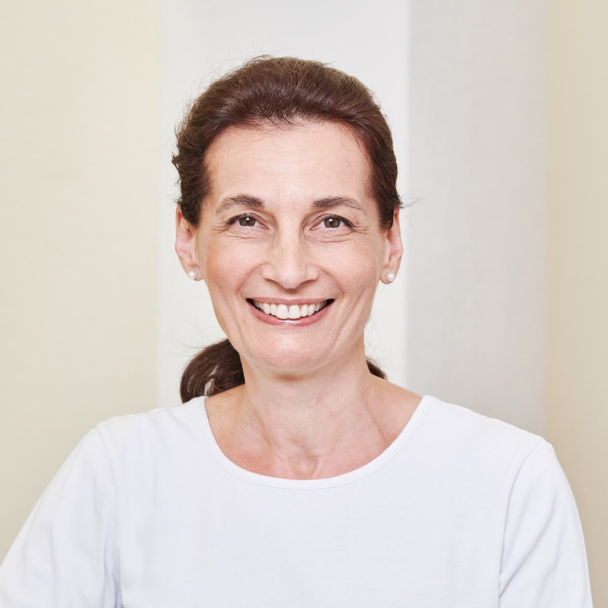 Mrs. Dr. Sandra Bachmann Paro gallery image 2