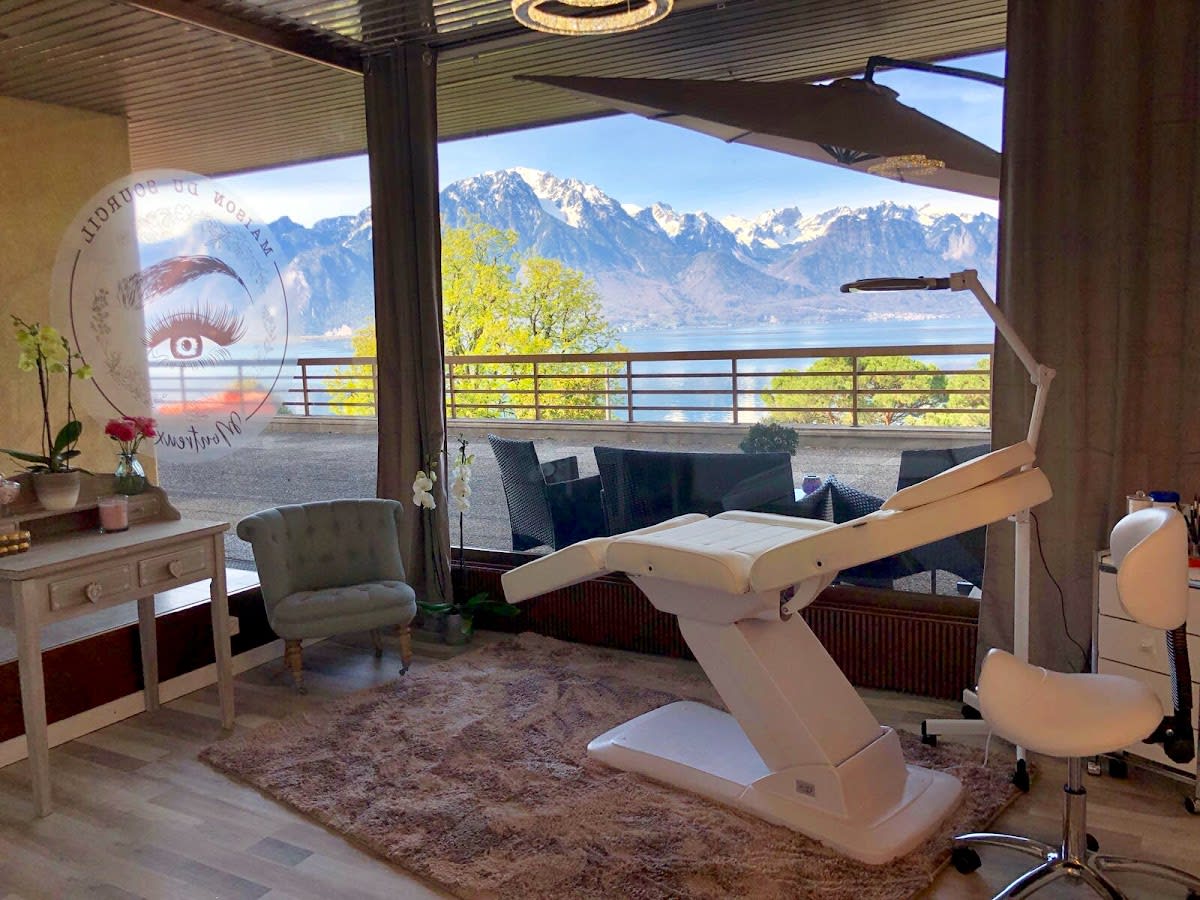 Maison du Sourcil gallery image 2