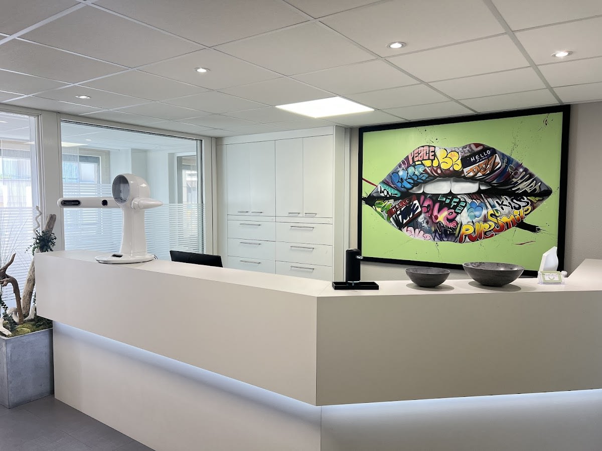 Pure Smile - Cabinet dentaire Montreux - Des soins dentaires modernes et accessibles à Montreux gallery image 6