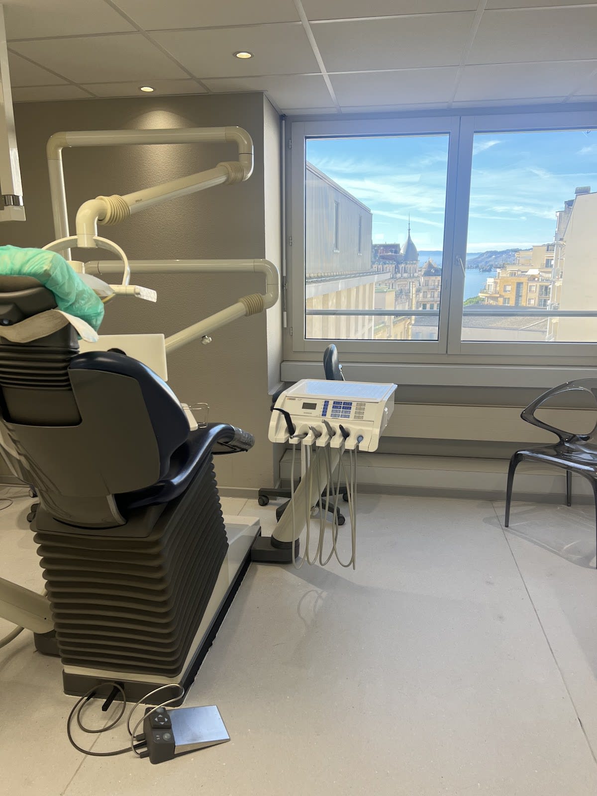 Pure Smile - Cabinet dentaire Montreux - Des soins dentaires modernes et accessibles à Montreux gallery image 8