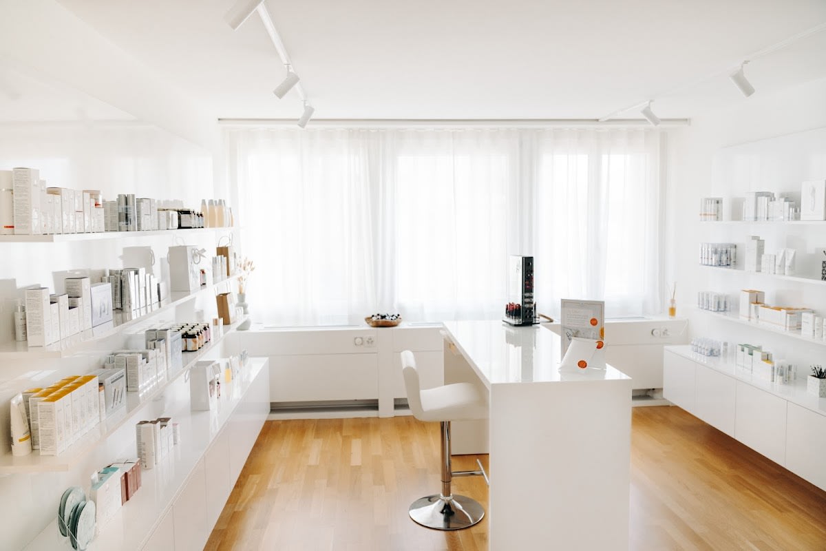 Pacucci Aesthetics | Ihr Kosmetikstudio für strahlende Haut am Vierwaldstättersee gallery image 4