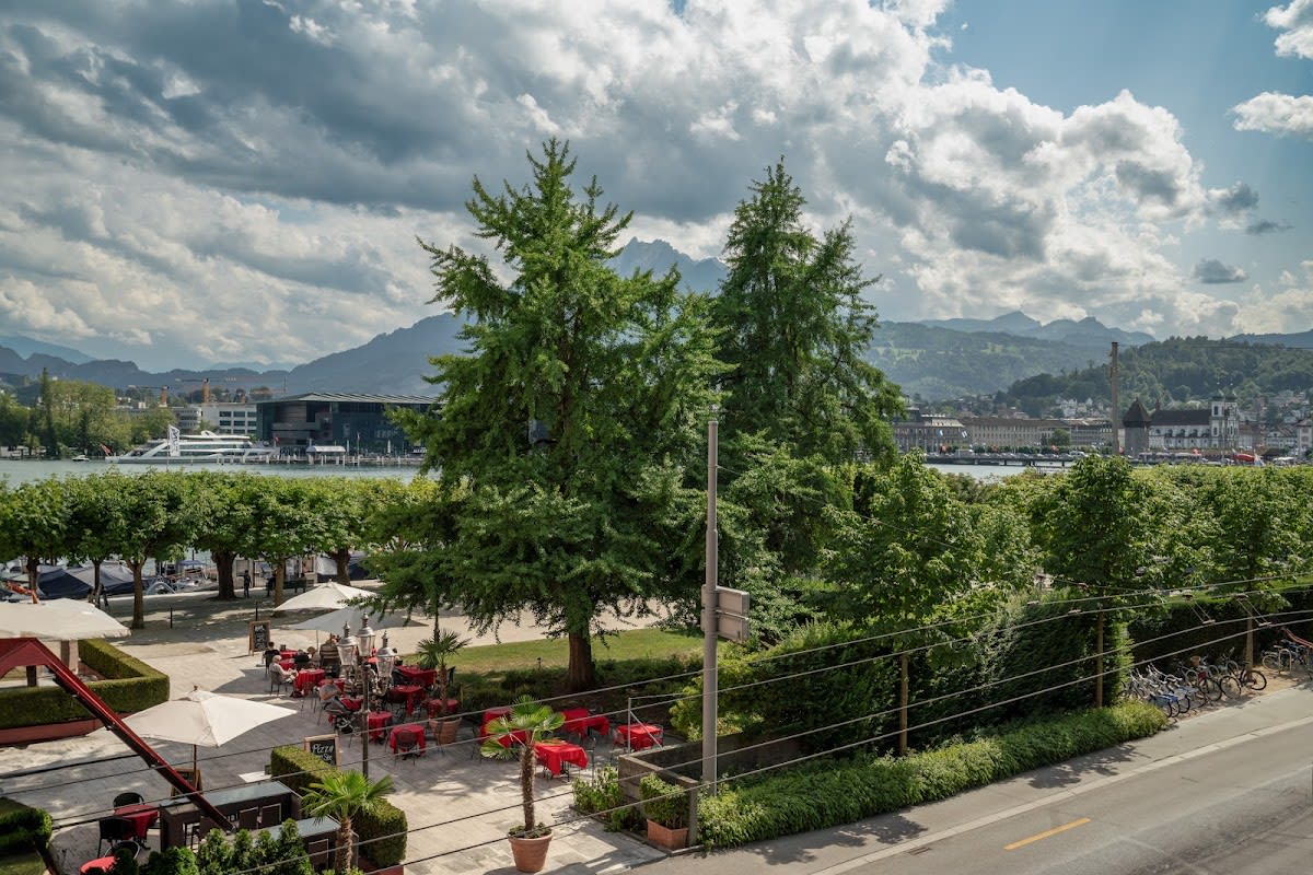 Pacucci Aesthetics | Ihr Kosmetikstudio für strahlende Haut am Vierwaldstättersee gallery image 5