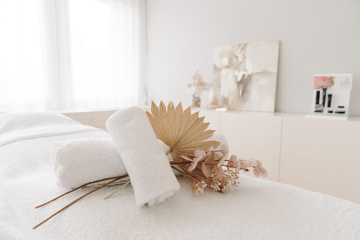 Pacucci Aesthetics | Ihr Kosmetikstudio für strahlende Haut am Vierwaldstättersee gallery image 9