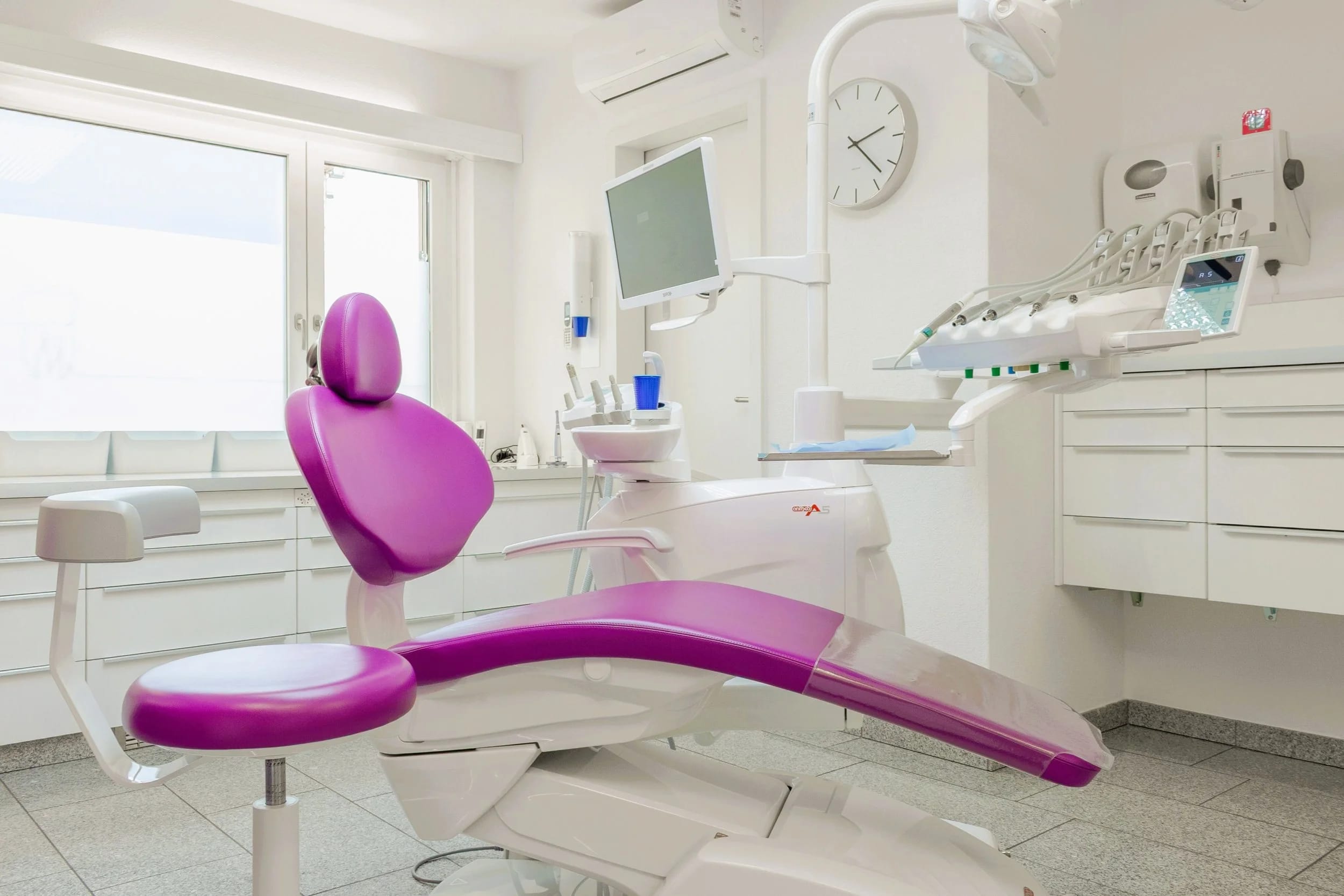 Implantat und Kieferchirurgie Praxis gallery image 3