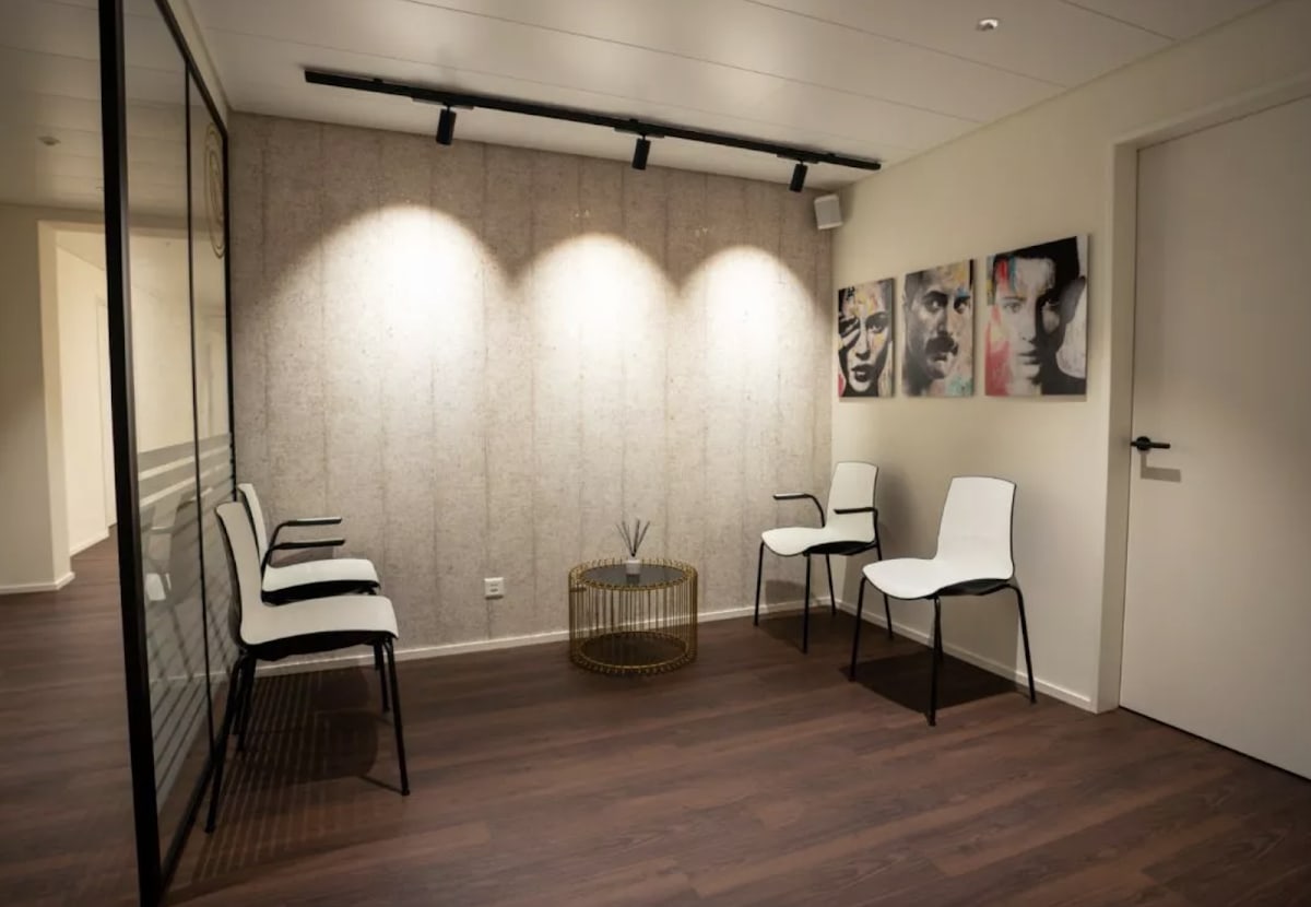 Dr. med. Simon Zimmermann gallery image 6