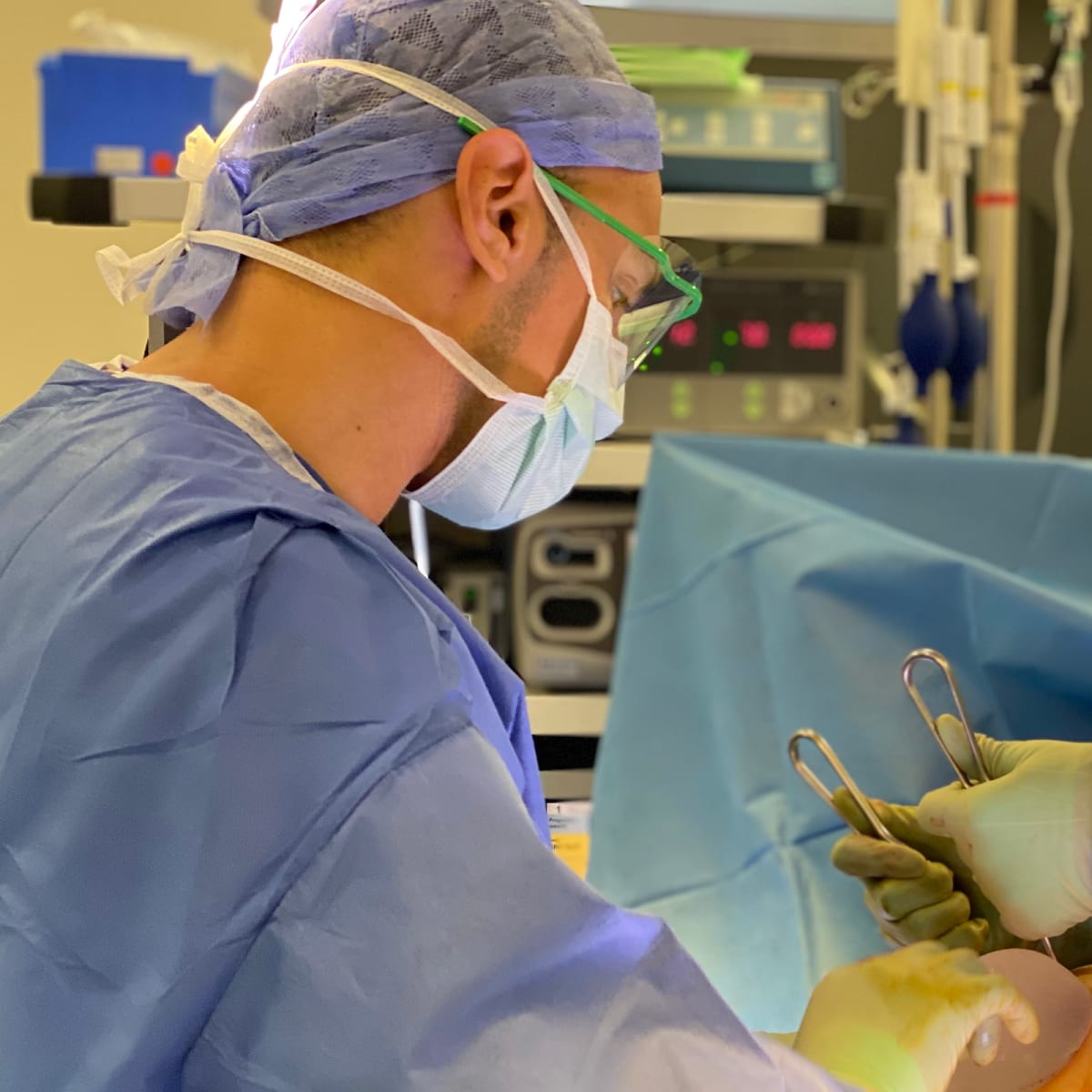 Dr ELIAS Plastic Surgeon gallery image 5