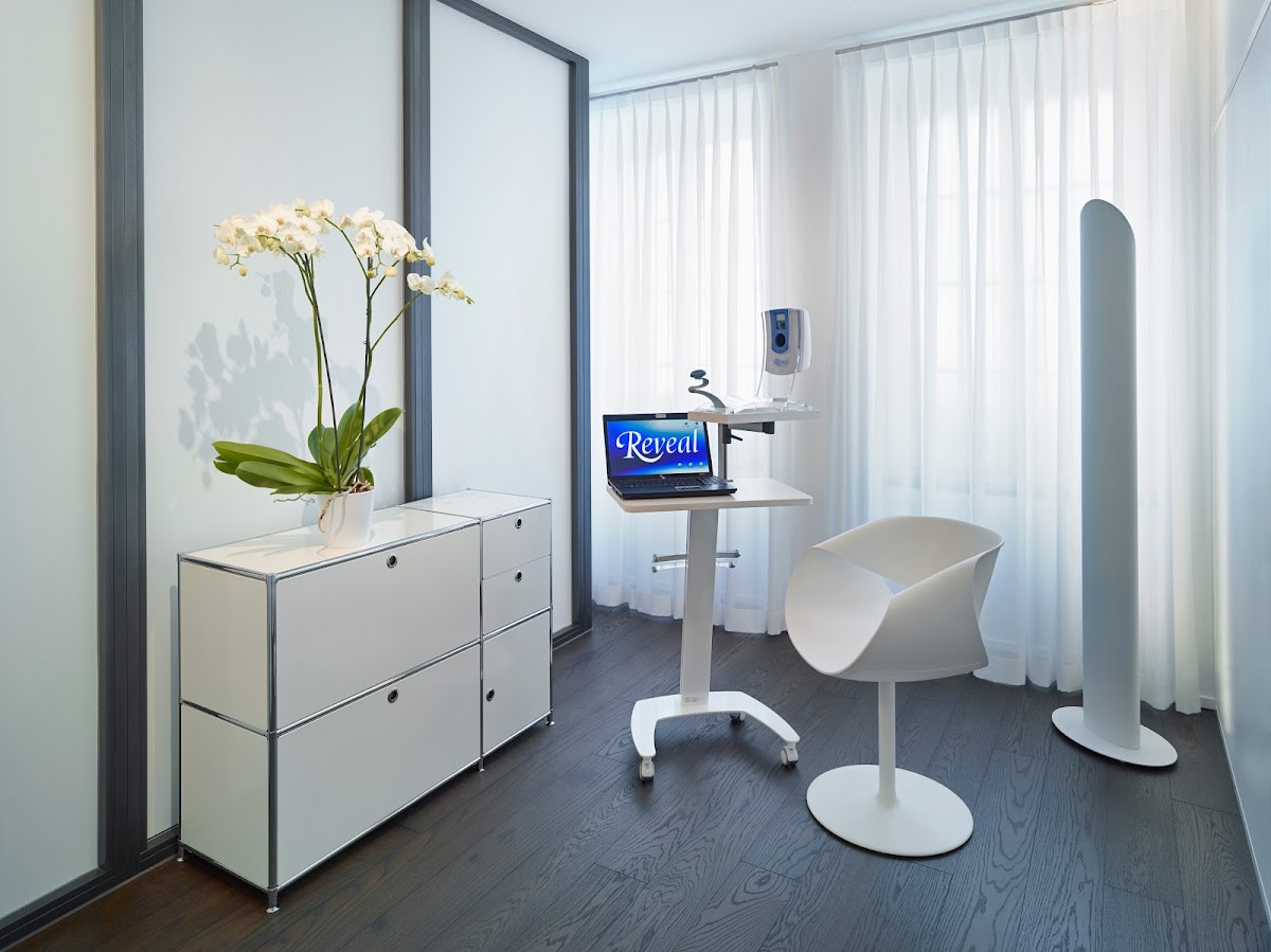 Orchimed Medizinisch-kosmetisches Institut Bern - Sanfte Ästhetik für Hautstraffung, Fettreduktion & Cellulité ohne OP gallery image 2