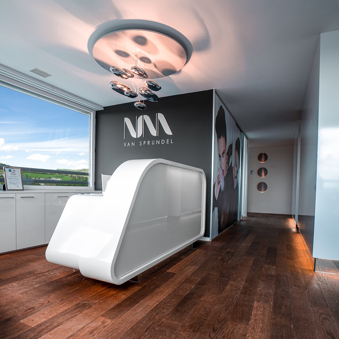 Zahnarzt / Dentist Dr. Nina van Sprundel in Baar/Zug, Switzerland gallery image 6