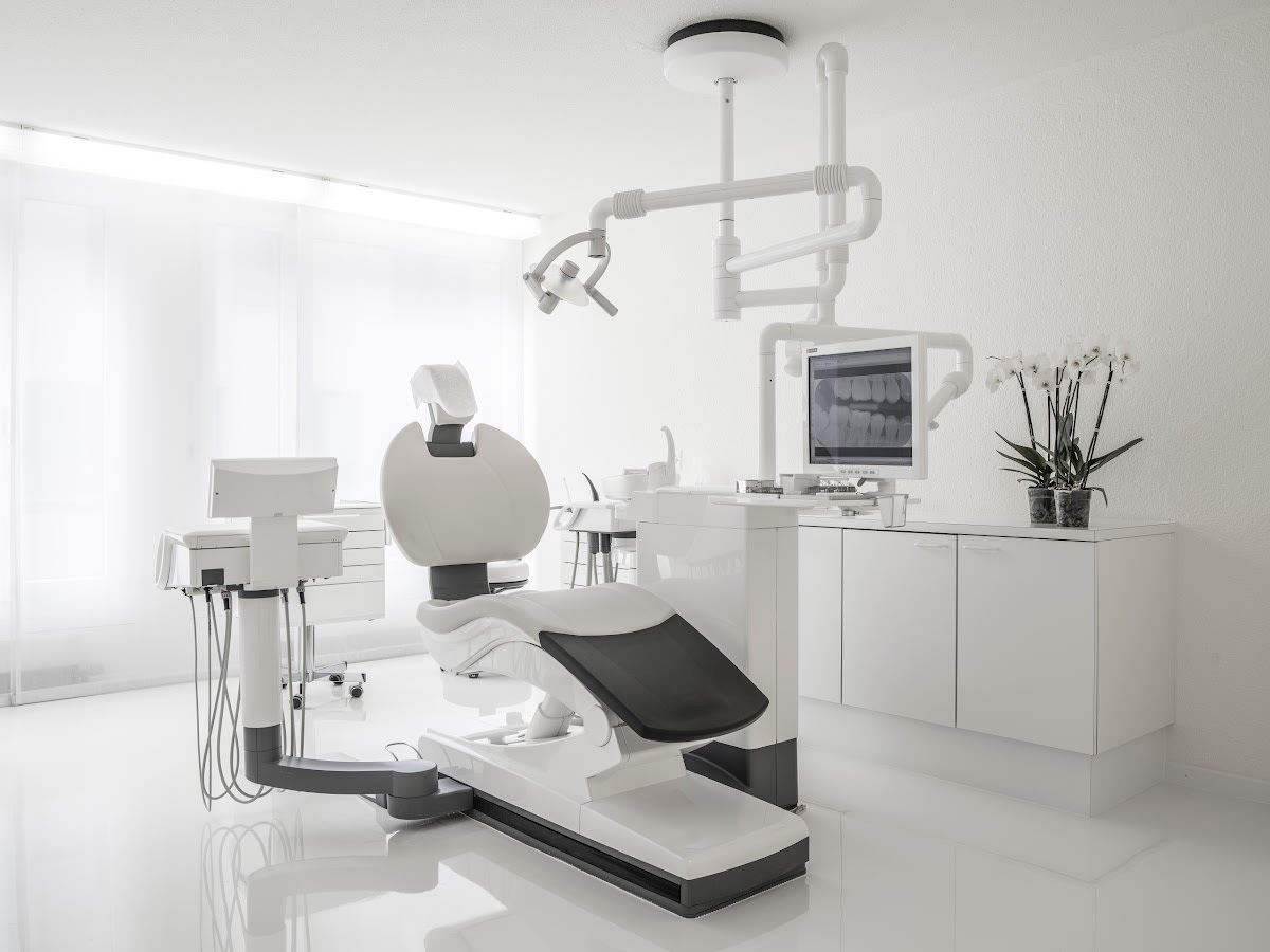 Zahnarztpraxis Dr. med. dent. Michelle Baier gallery image 1