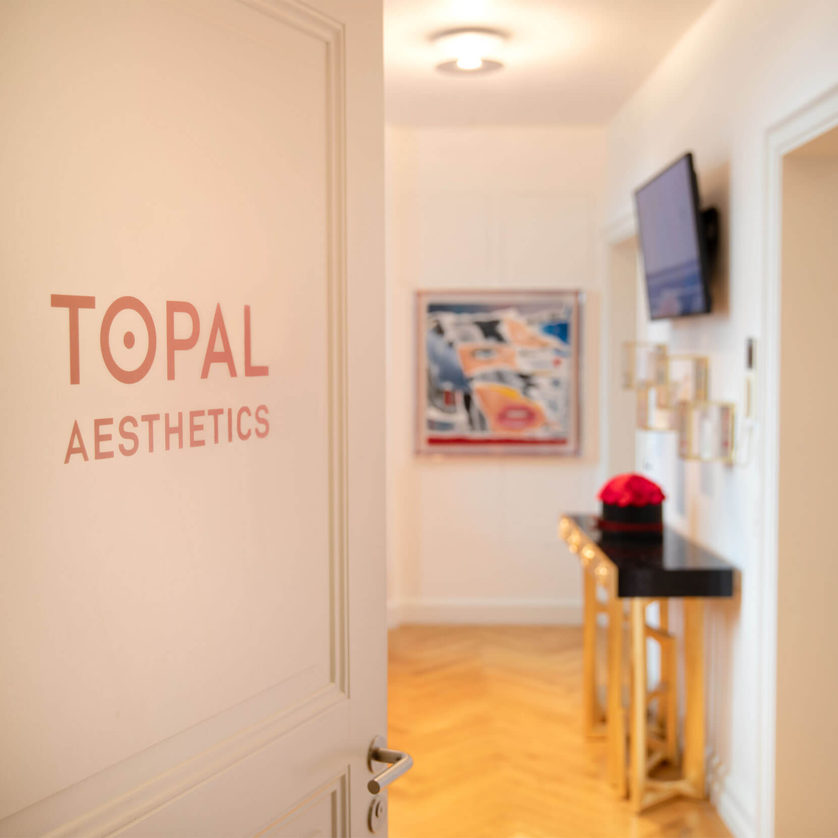 Topal Aesthetics - Dr.med.D.Topal | Ästhetische Medizin & Faltenbehandlungen & Laserbehandlungen gallery image 8