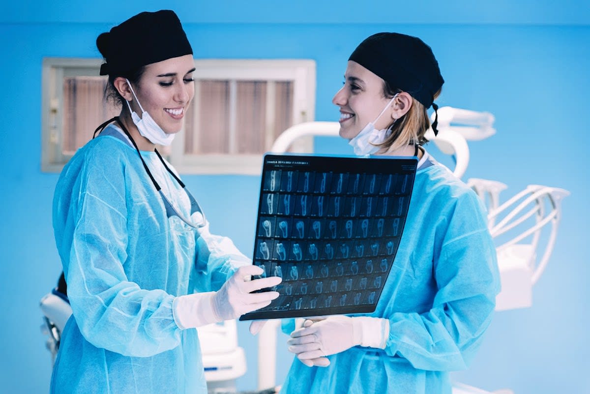 Dr Raquel Lima gallery image 1