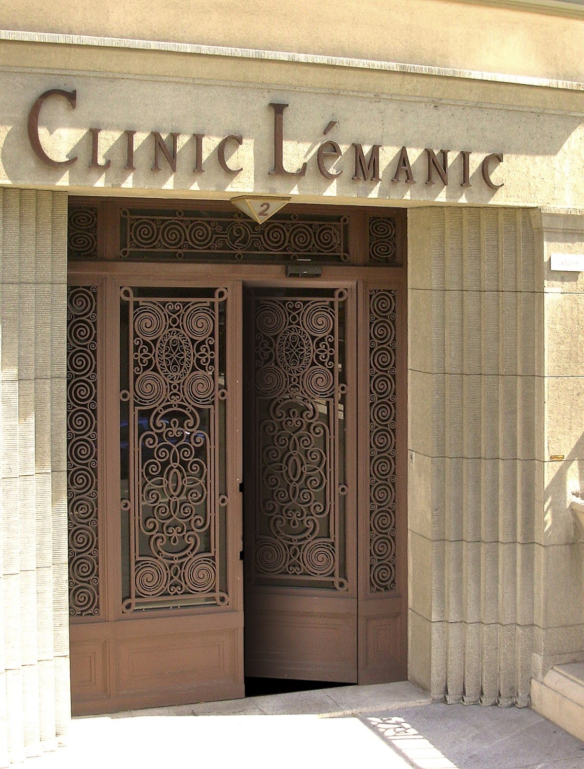 Dr Raquel Lima gallery image 3