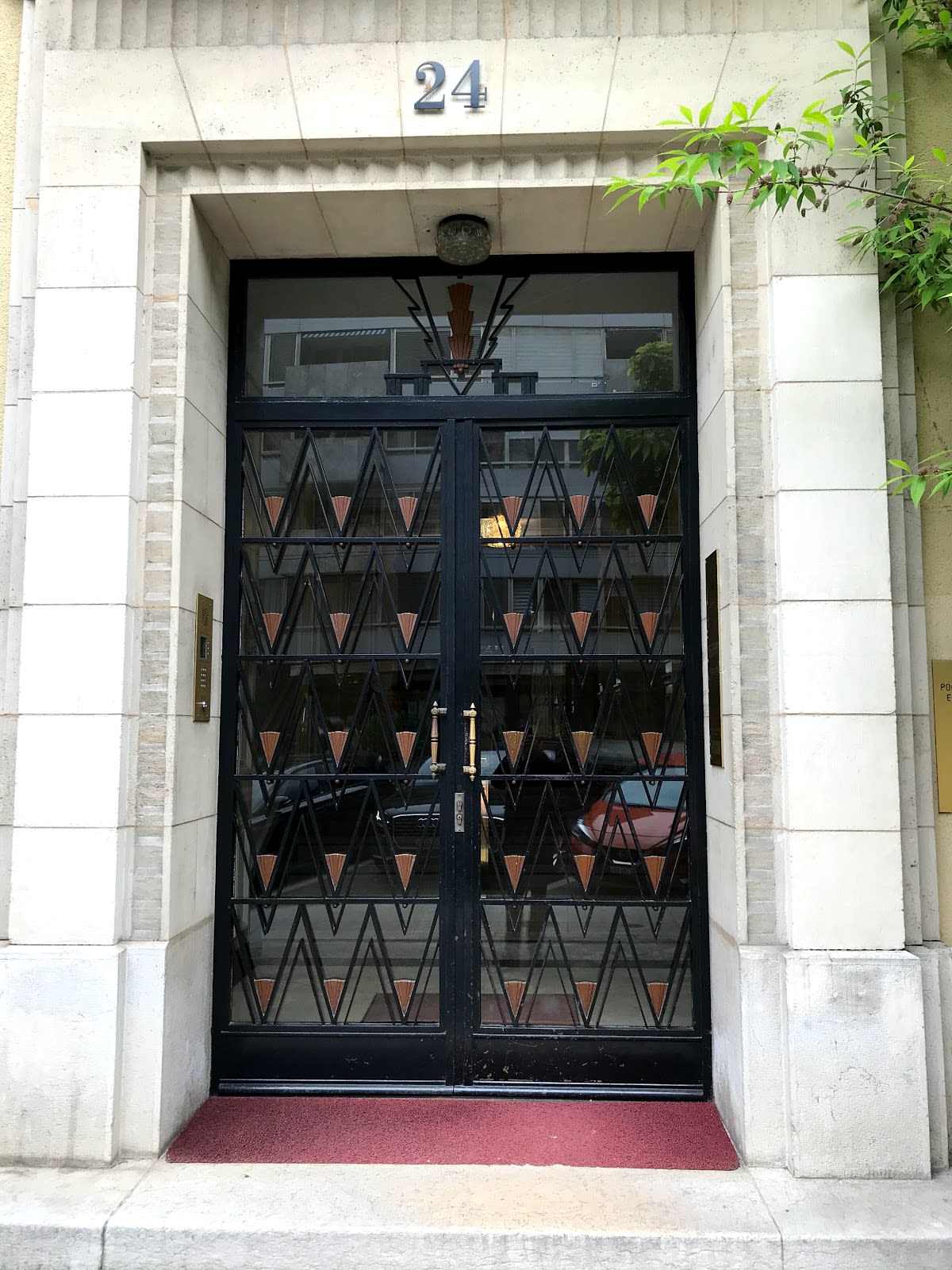 Dr Ali Modarressi gallery image 5