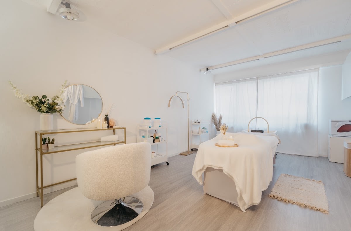 Luna Aesthetic gallery image 1