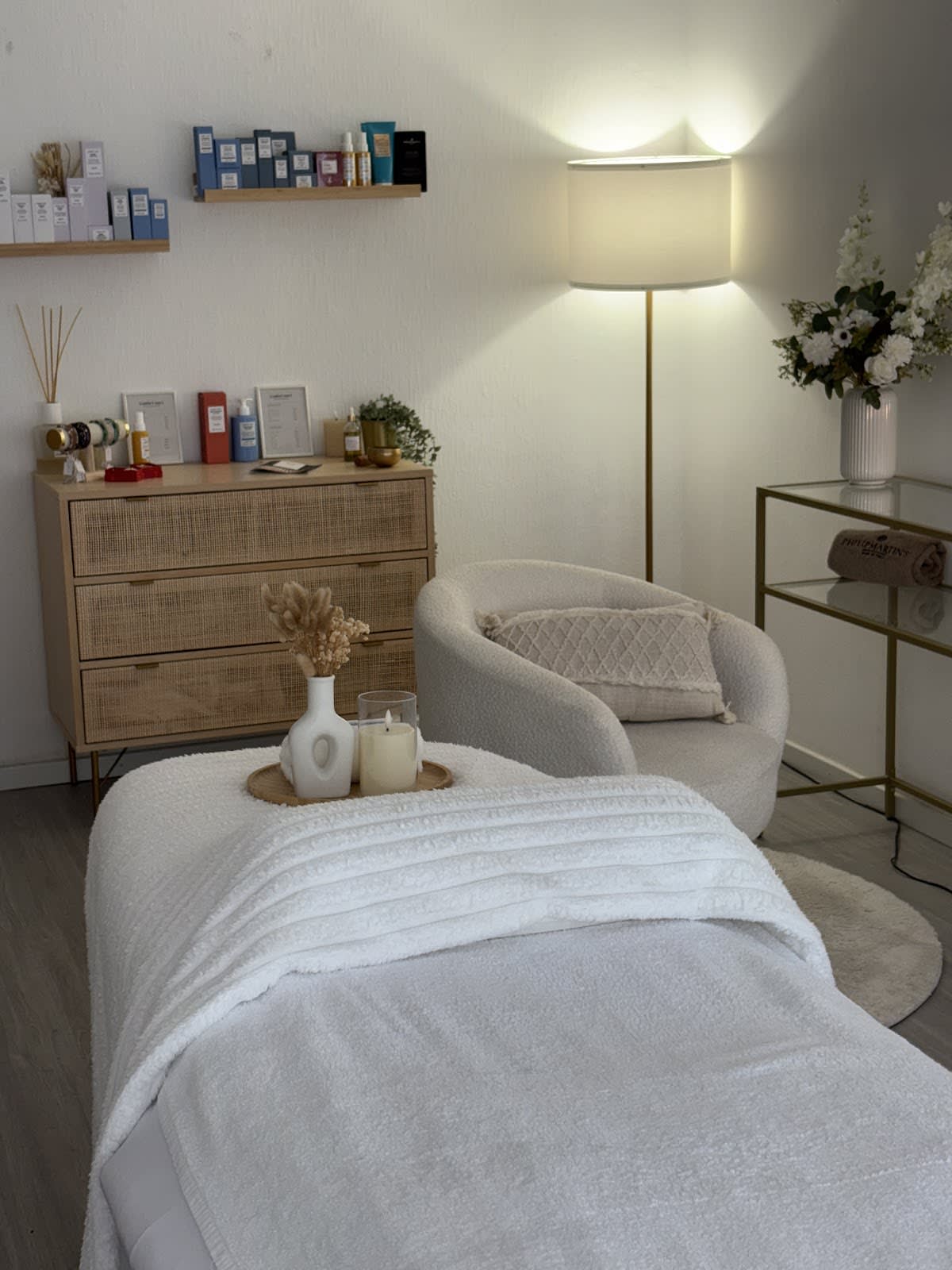 Luna Aesthetic gallery image 7