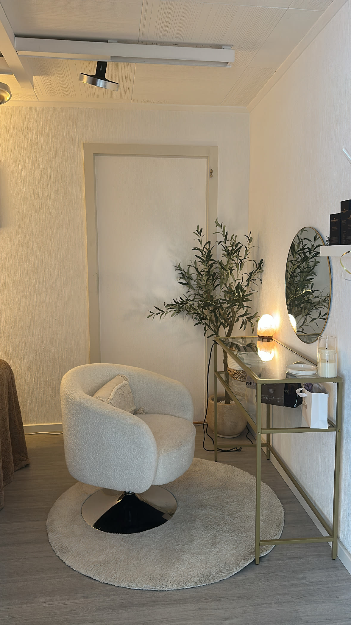 Luna Aesthetic gallery image 8