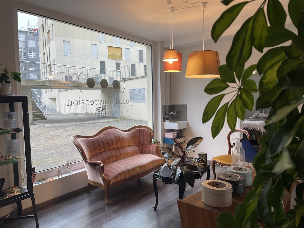 Points de Suspension gallery image 2