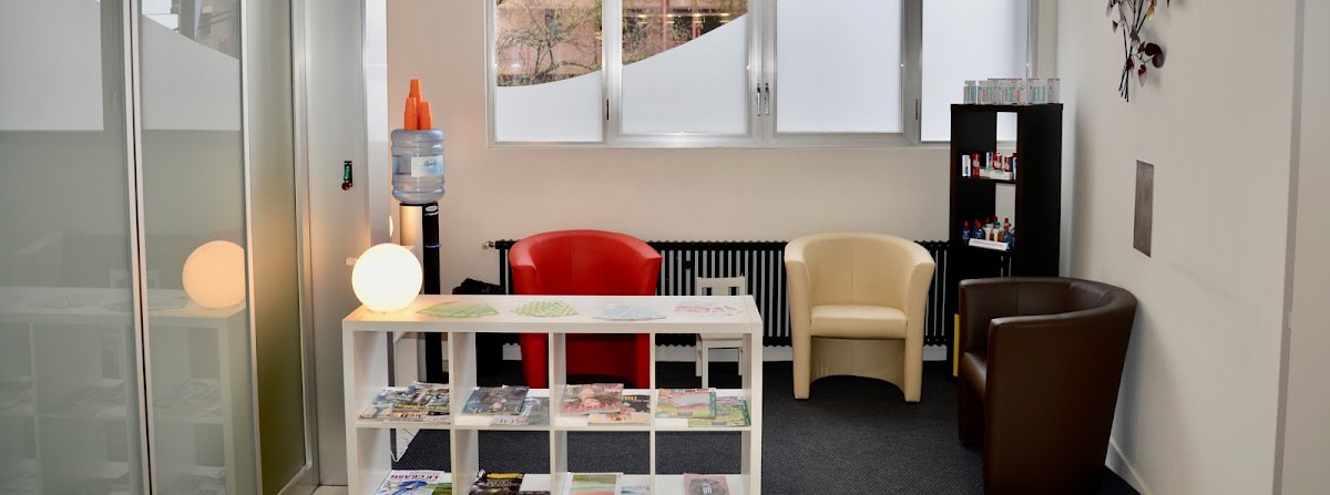 Dr. Julien CHOLLET - Dentiste gallery image 1