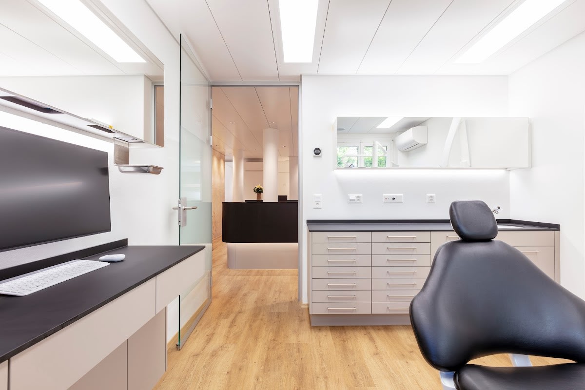 Zahnarztpraxis Siegrist Guldener gallery image 3