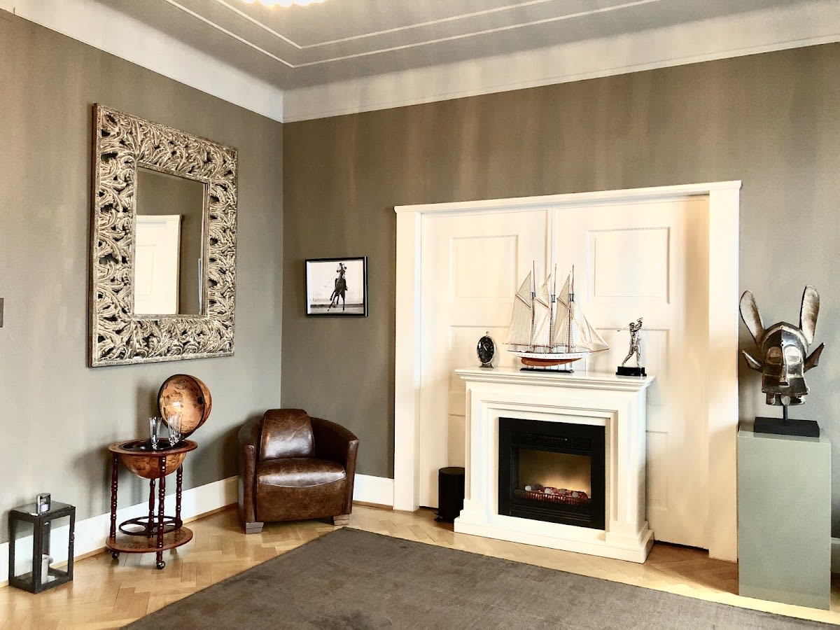 The Gentlemen's Clinic gallery image 3