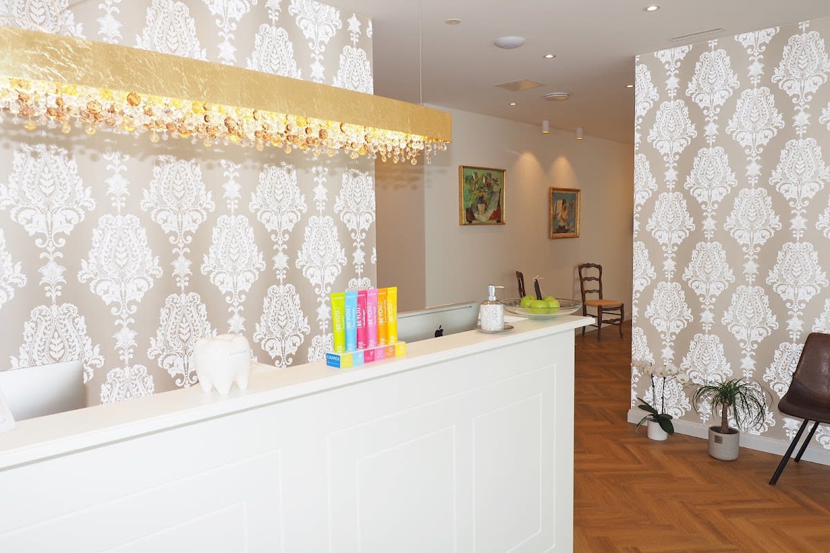 Zahnarztpraxis Dr. Aida Seher gallery image 3