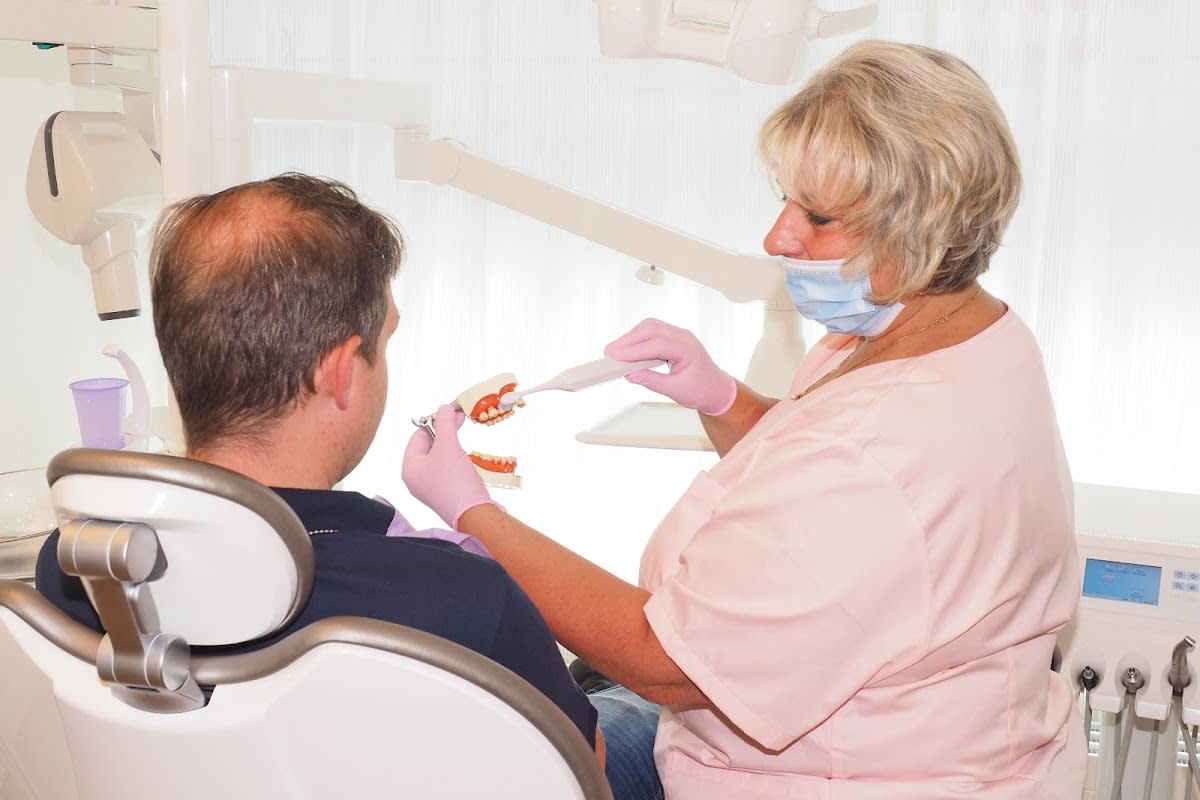 Zahnarztpraxis Dr. Aida Seher gallery image 10