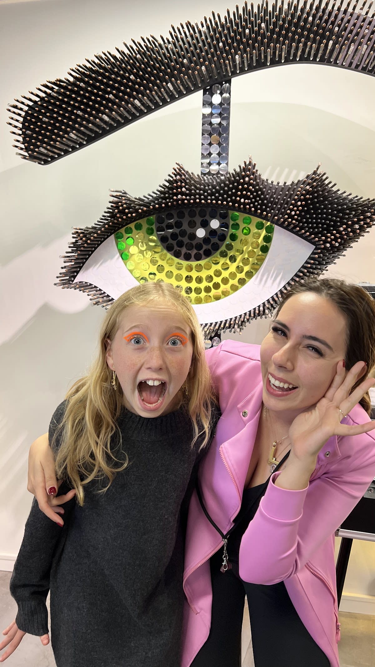 Whitening Artists gallery image 5