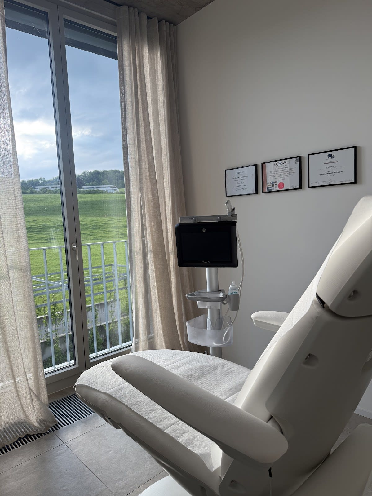 ZS | Dr. Zorica Saljo - Praxis für Ästhetische Medizin in Zug gallery image 5