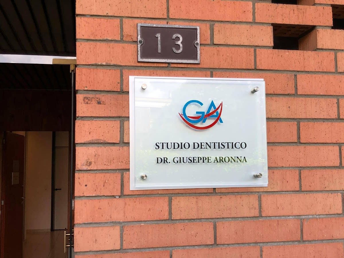 Studio Medico Dentistico - Dr. Giuseppe Aronna gallery image 1