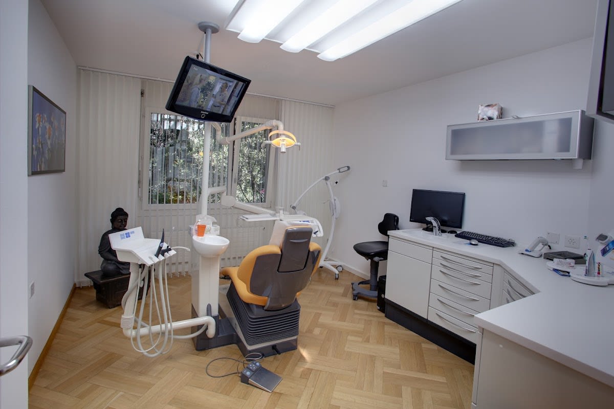 ST. ALBANTOR - ZAHNARZT gallery image 2