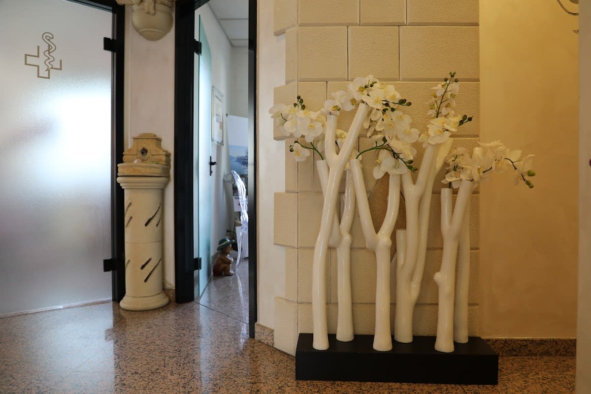 Swiss dental clinic Tesserete - Leandro Antonini gallery image 3