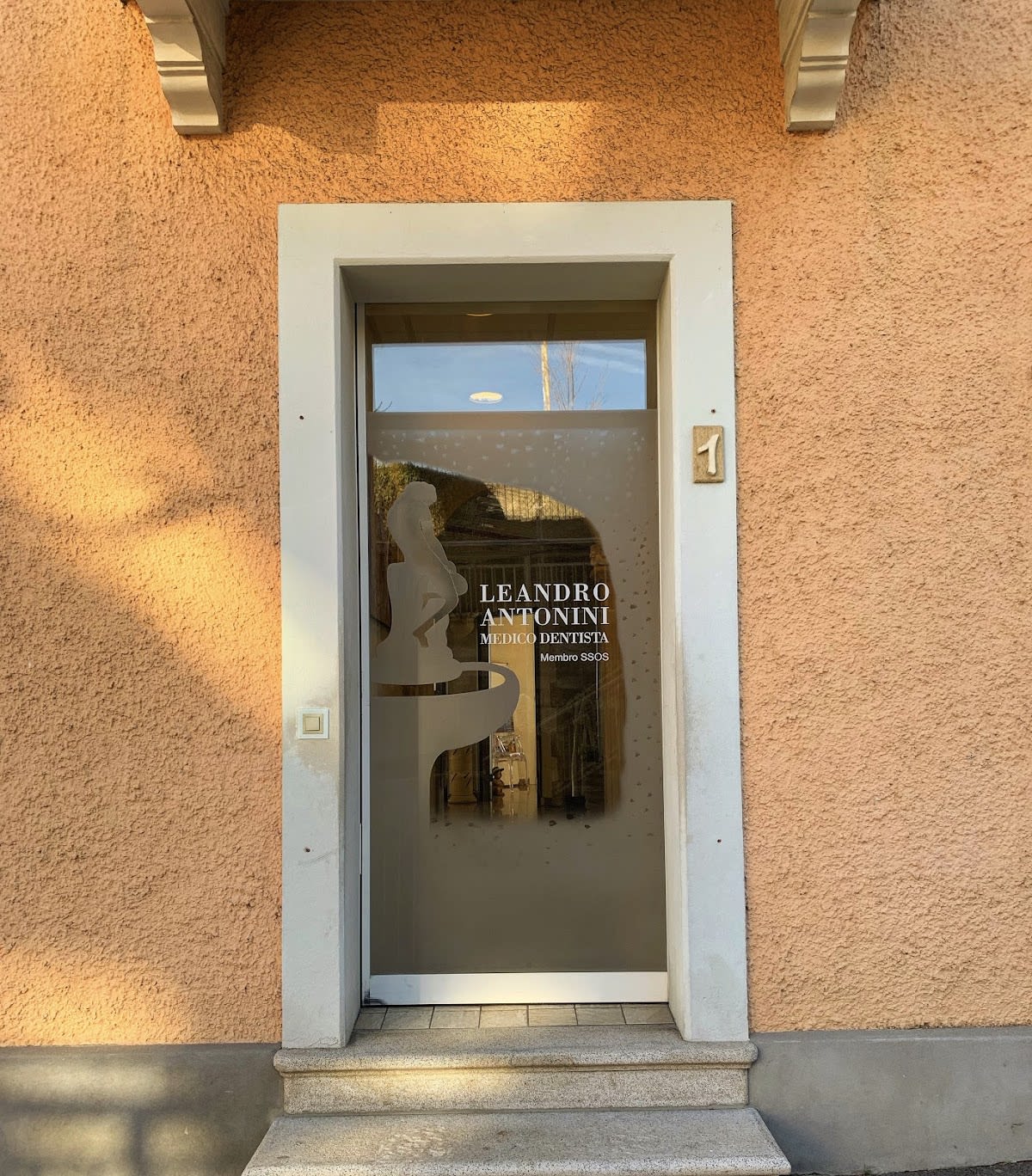 Swiss dental clinic Tesserete - Leandro Antonini gallery image 7