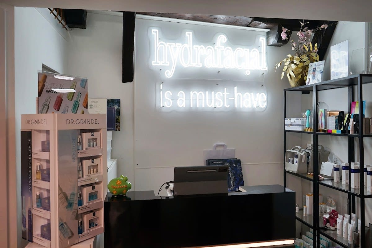 Mary's Cosmetics & Beauty Lounge gallery image 3