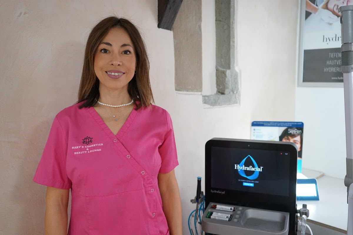 Mary's Cosmetics & Beauty Lounge gallery image 4