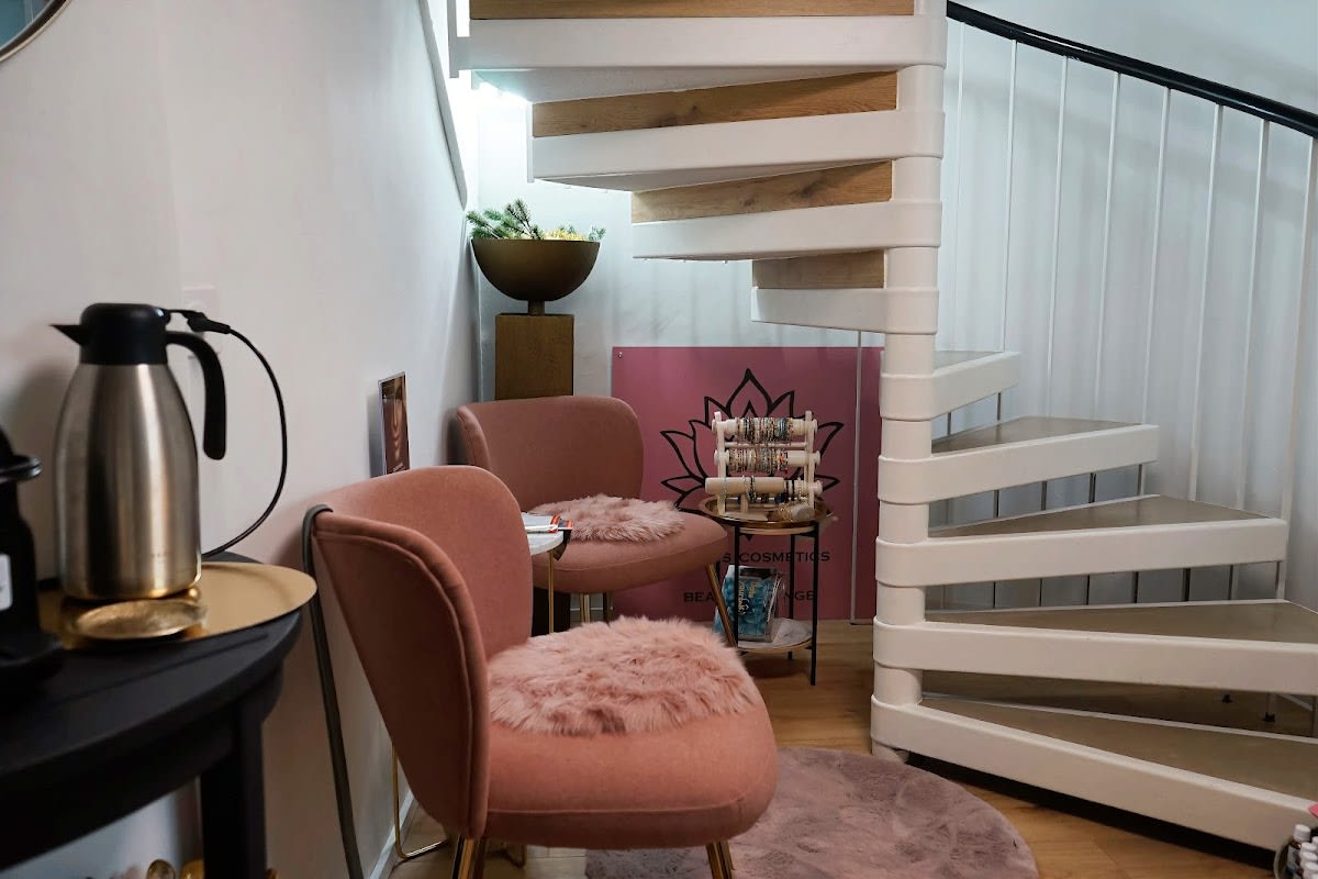 Mary's Cosmetics & Beauty Lounge gallery image 10