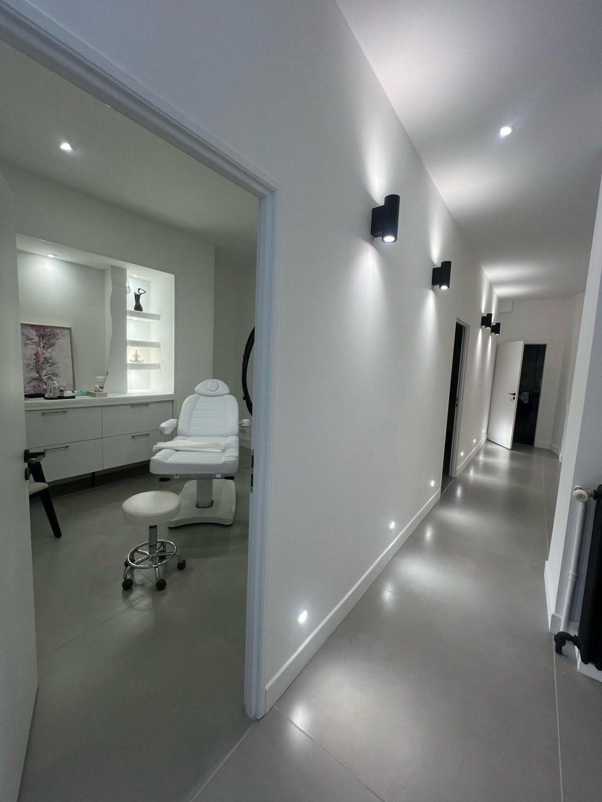 Aura Clinic gallery image 5