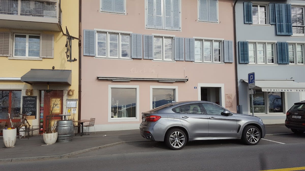 Zuger Zahnarzt - Praxis Dr. med. dent. Alexander Hölzle gallery image 3