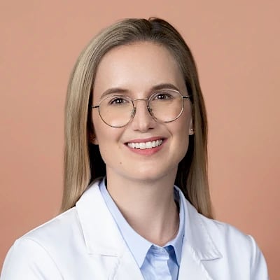 Plastic Surgery Pyramide gallery image 5