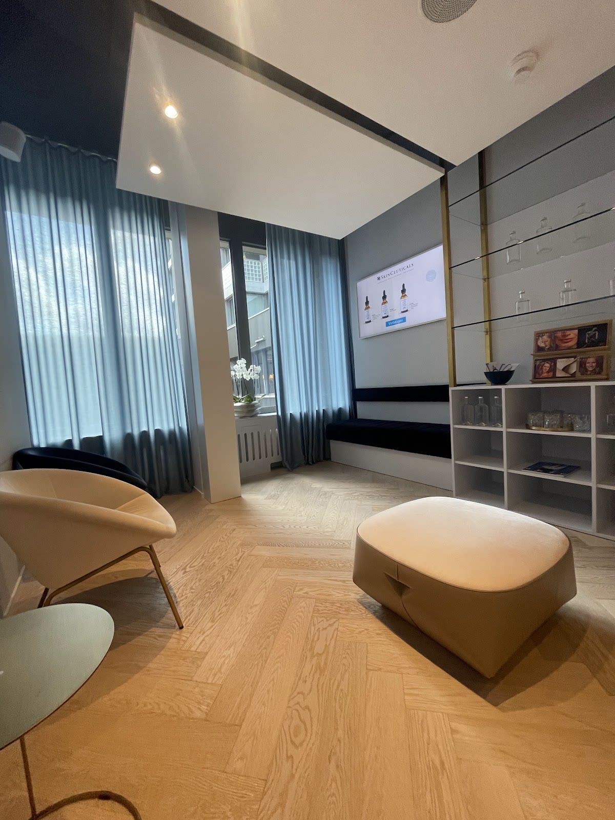 artis AESTHETICS - Dr. Adrian Palma - Ästhetische Behandlungen, Faltenbehandlung in Zürich gallery image 4