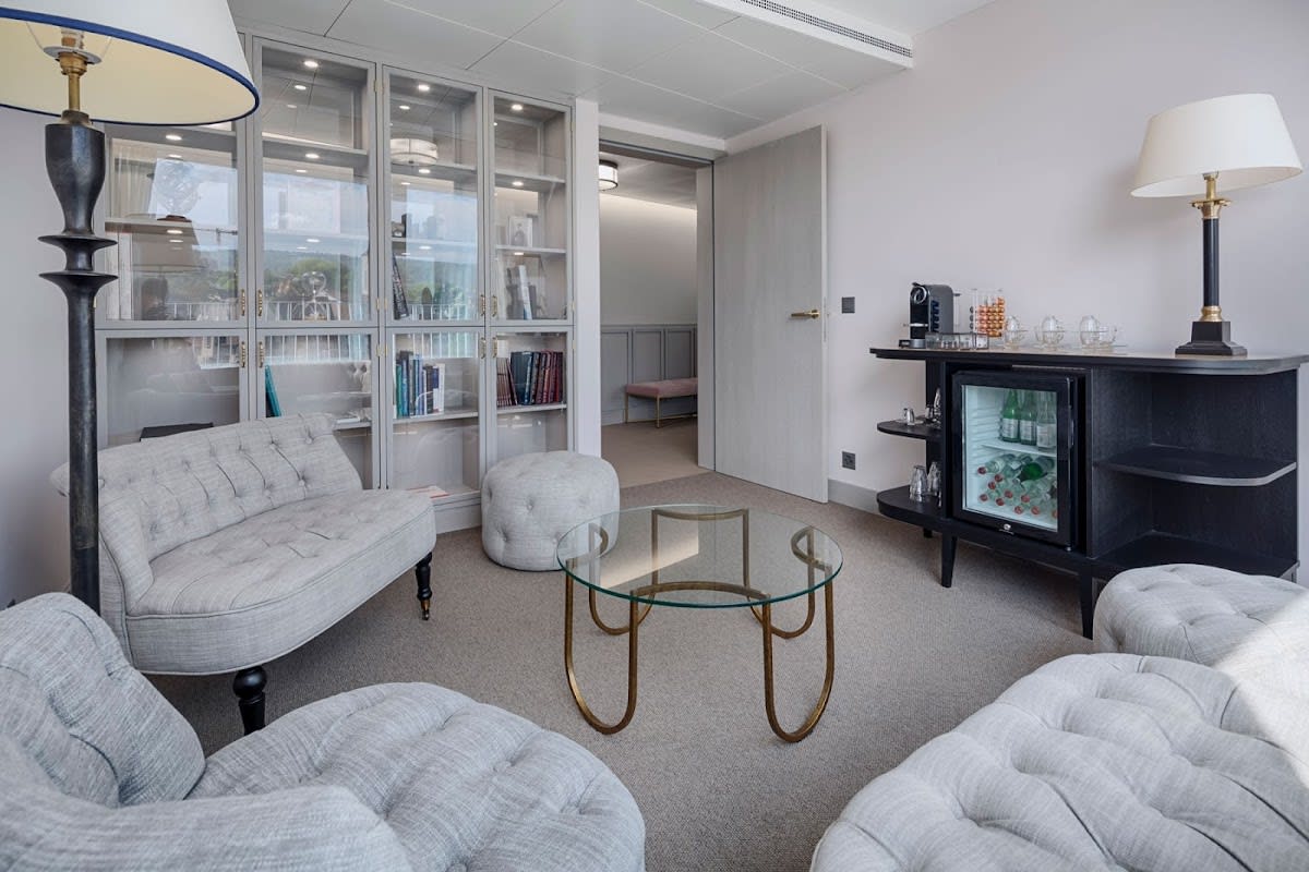 Prof. J. Farhadi gallery image 5