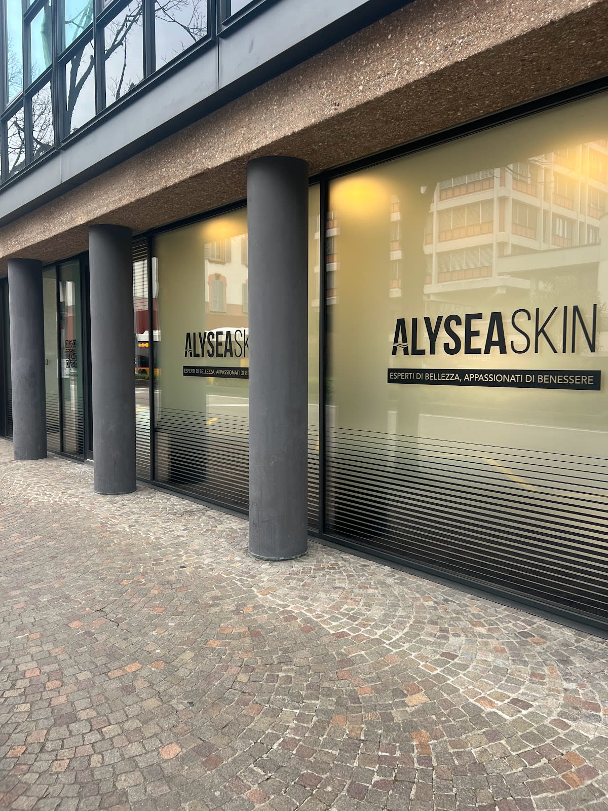 ALYSEASKIN gallery image 2