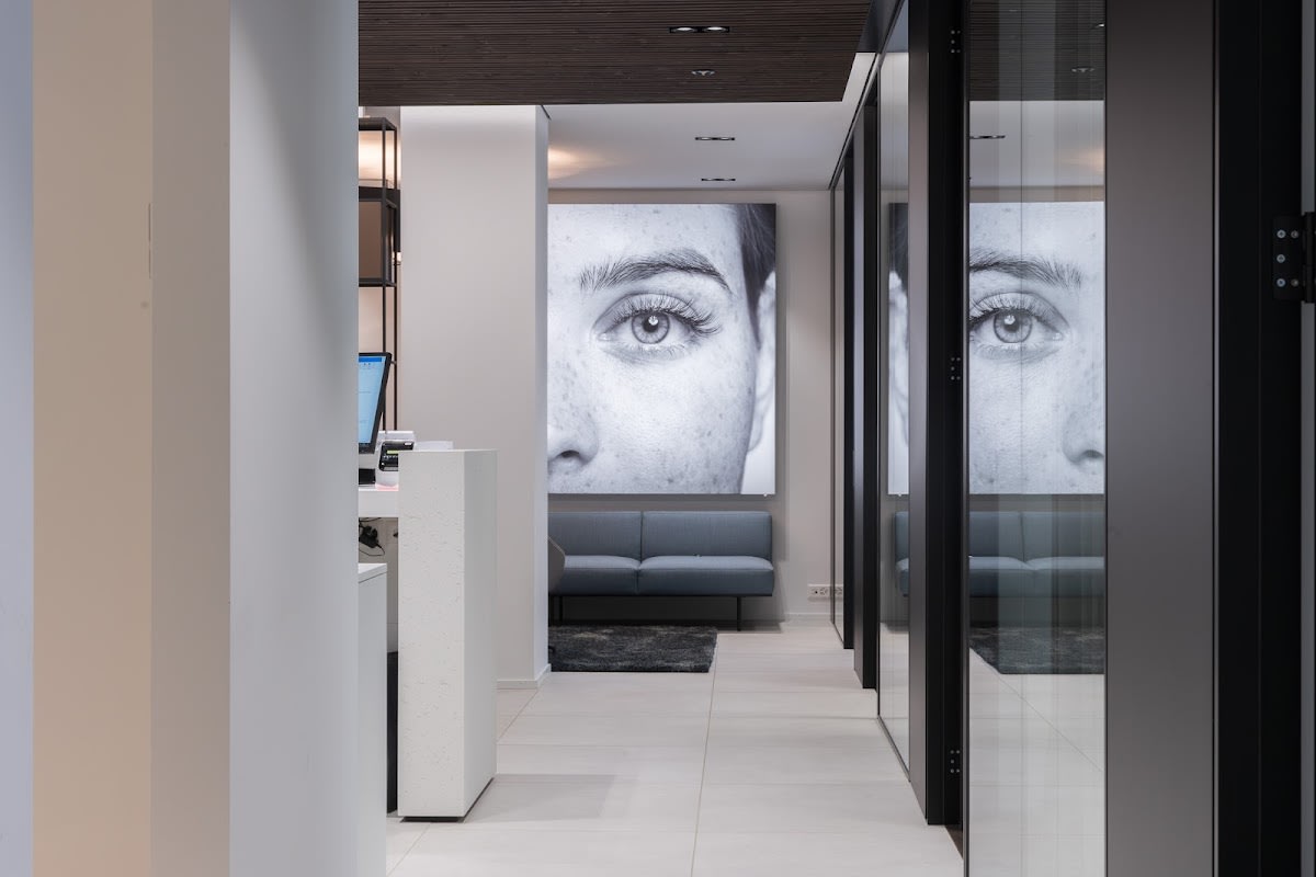 Skinmed Dermatologie Zürich und Praxis für Ästhetische Medizin gallery image 2