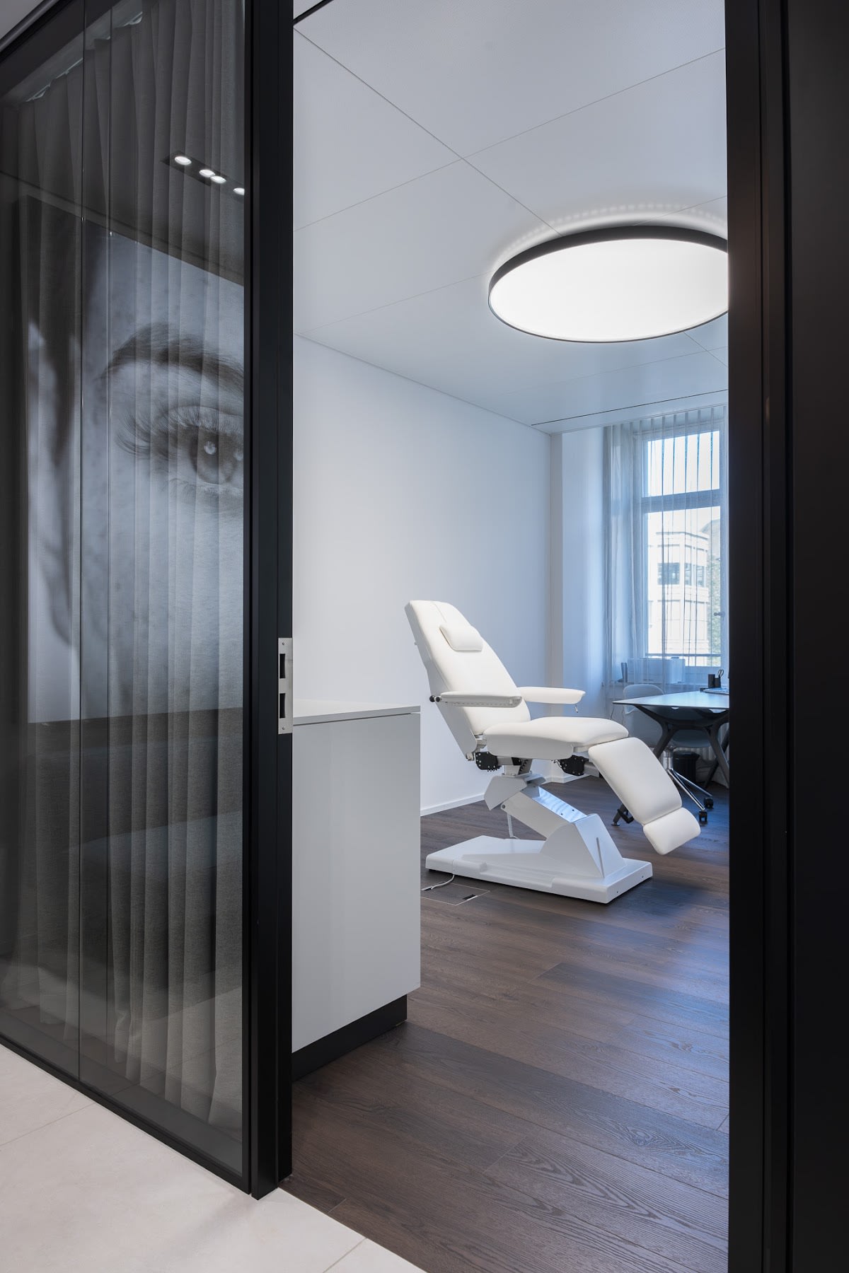 Skinmed Dermatologie Zürich und Praxis für Ästhetische Medizin gallery image 4