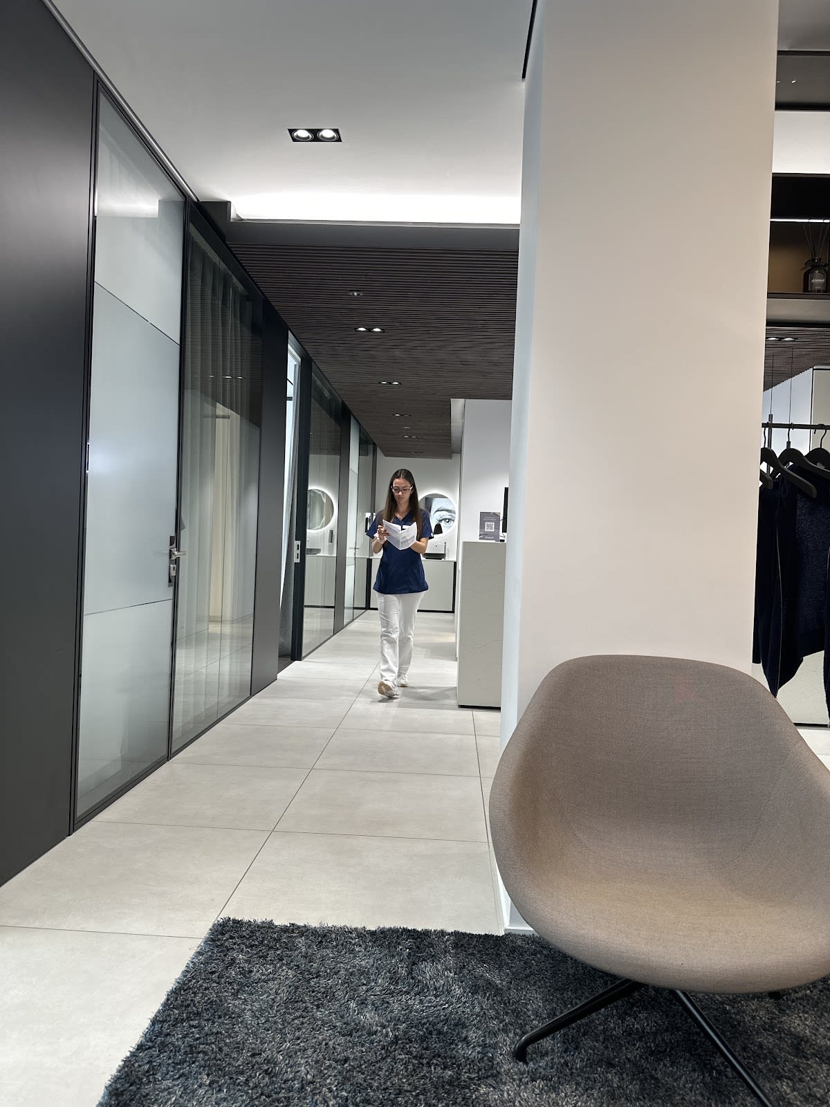 Skinmed Dermatologie Zürich und Praxis für Ästhetische Medizin gallery image 8