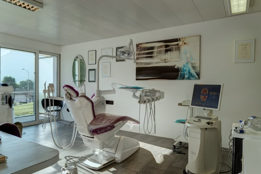 Dr. Med. Dent. Antonio Lenares | Studio dentistico Lugano gallery image 10