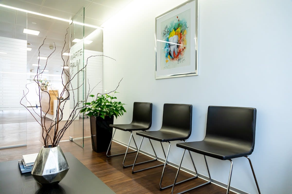 Neumarktpraxis G. Haliti, Zahnarztpraxis, Sankt Leonhard-Strasse 39 / Neumarkt 2 gallery image 2